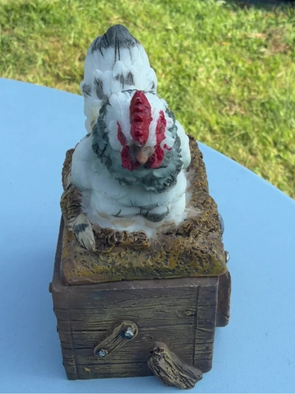 Rustic Chicken Hen Figurine on Wooden-Style Box – Farmhouse Decor